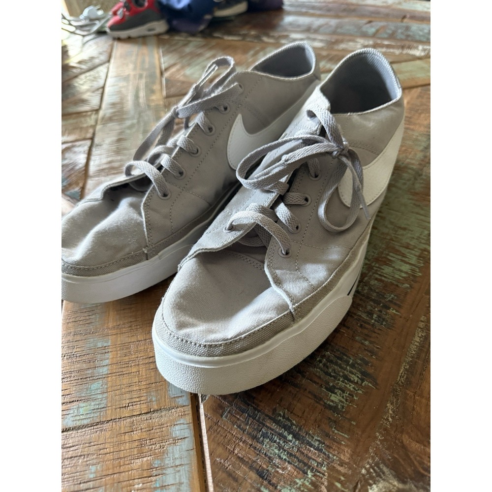 Men's Nike Canvas Shoe Size 13 Gray